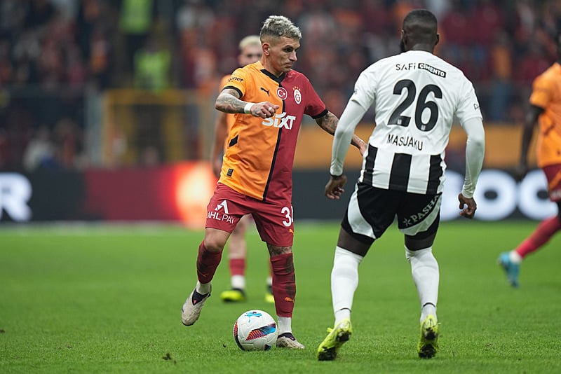 gs-bjk-2-1-galatasaray-besiktas-macindan-dakikalar-ozet-1730142522050.jpeg