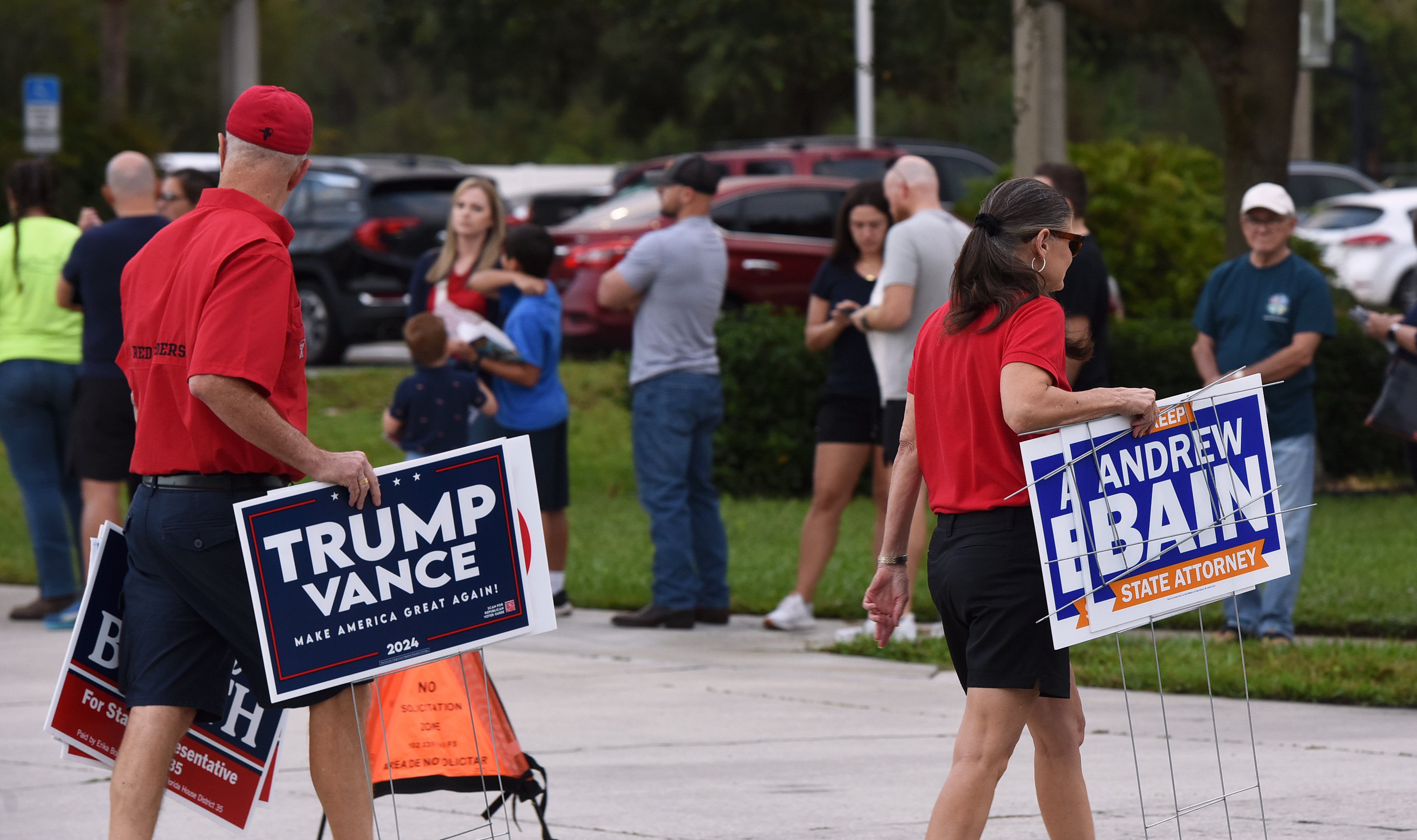 aa-20241105-36114519-36114503-voters-head-to-the-polls-in-us-elections.jpg