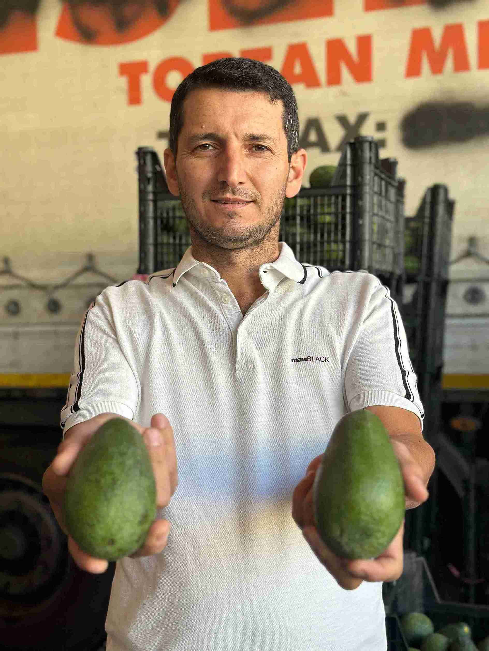 avokado-fiyati-artti-uretici-hirsizlik-416456-122797-6-11zon.jpg