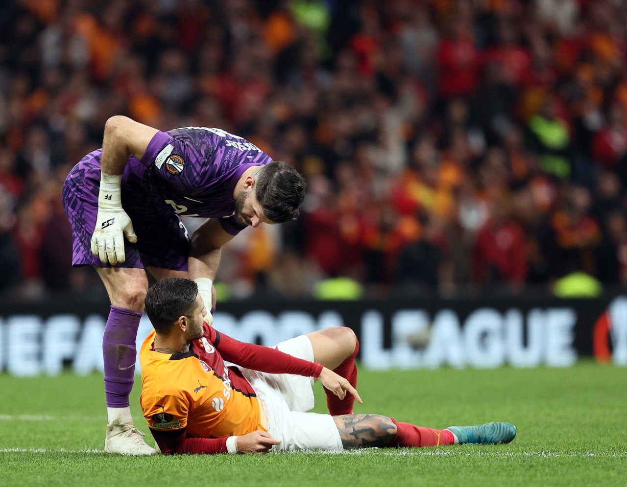 aa-20241107-36135799-36135798-galatasaray-tottenham.jpg