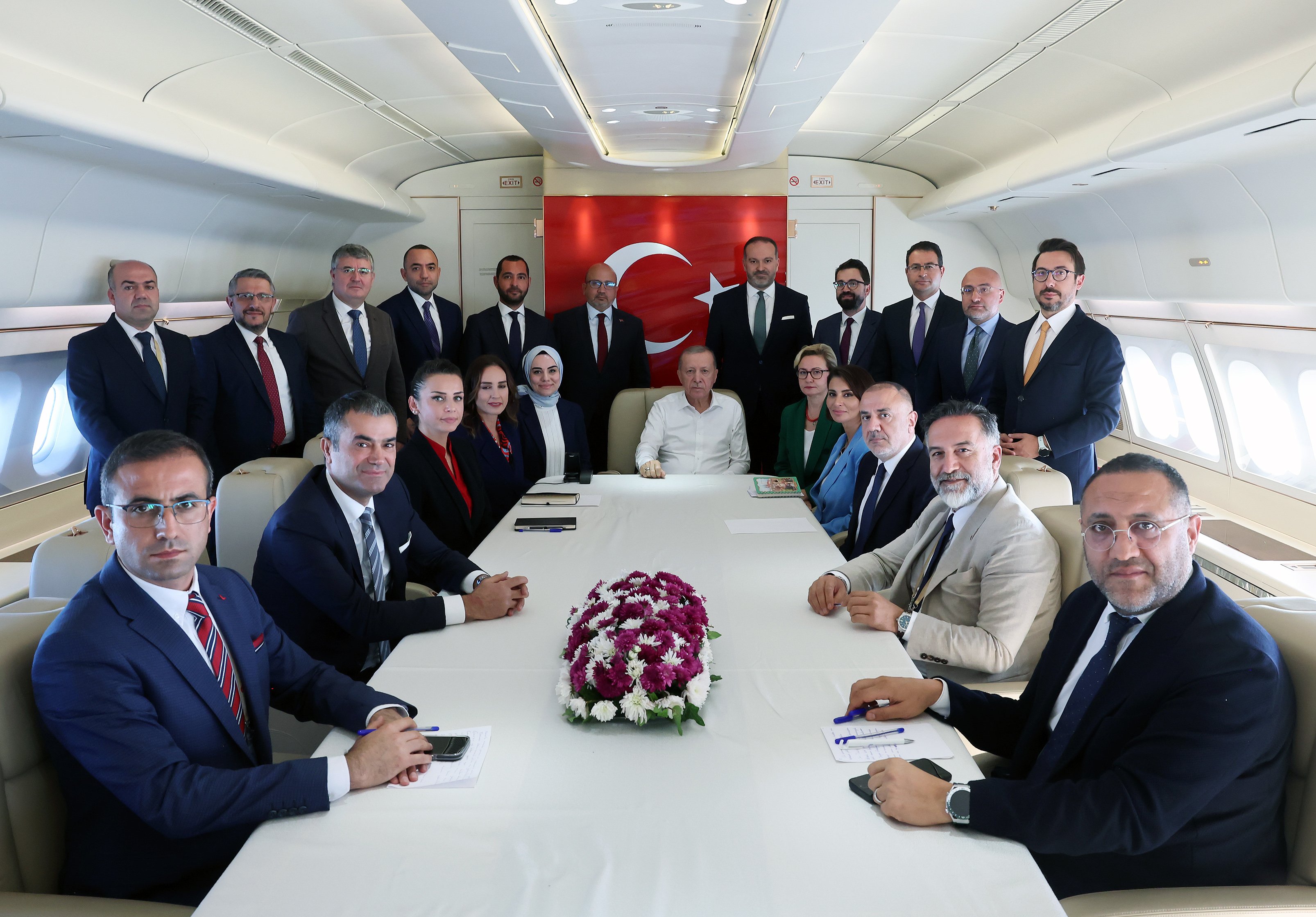 aa-20241120-36243932-36243931-cumhurbaskani-erdogan-brezilya-ziyareti-donusu-ucakta-gazetecilerin-sorularini-yanitladi1.jpg