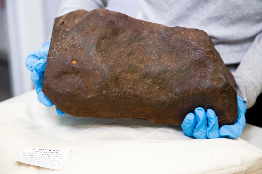 the-maryborough-meteorite-credit-museums-victoria-rod-start-7.webp