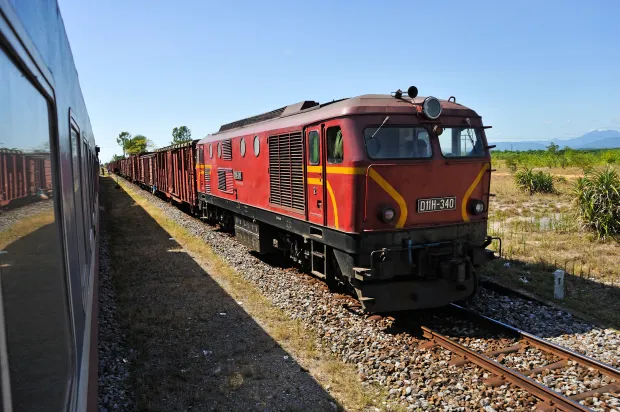 d29n0t-train-journey-hanoi-hue-953923336.webp