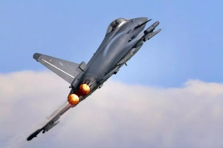 turkiyeye-yapilan-eurofighter-teklifi-dunyanin-takibinde-1733392285-5528-w750-h499.webp
