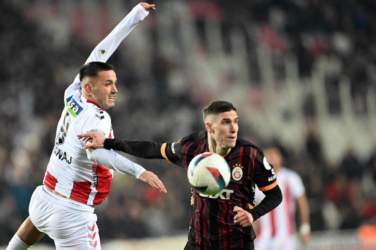 aa-20241208-36427364-36427344-net-global-sivasspor-galatasaray.jpg