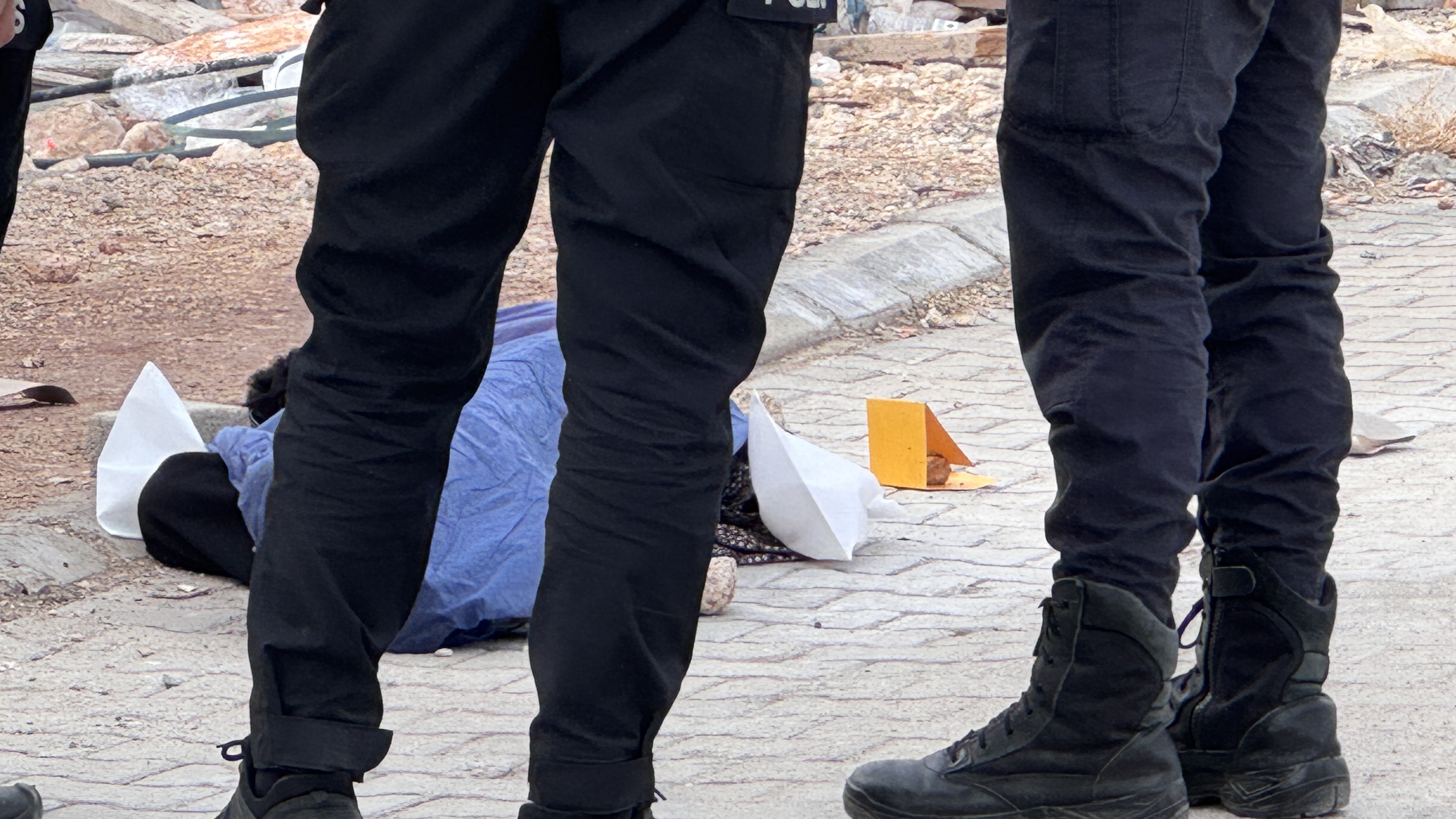 sokakta-esini-olduren-koca-bir-gun-sonr-458643-136007.jpg
