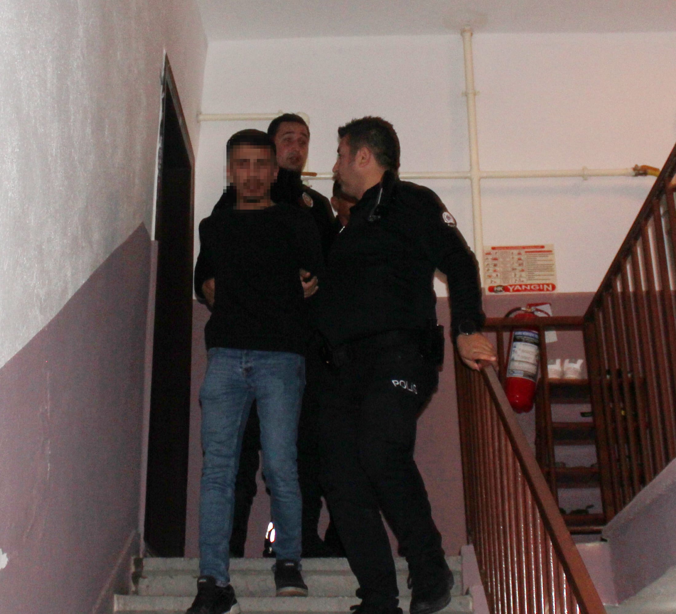 esiyle-baristirmak-isteyen-kayinbiraderi-463187-136821.jpg