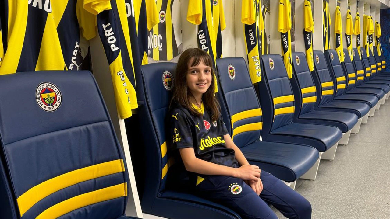 aziz-yildirimin-kizi-yaz-yildirimdan-fenerbahce-sukru-saracoglu-stadi-ziyareti-ei6u.webp