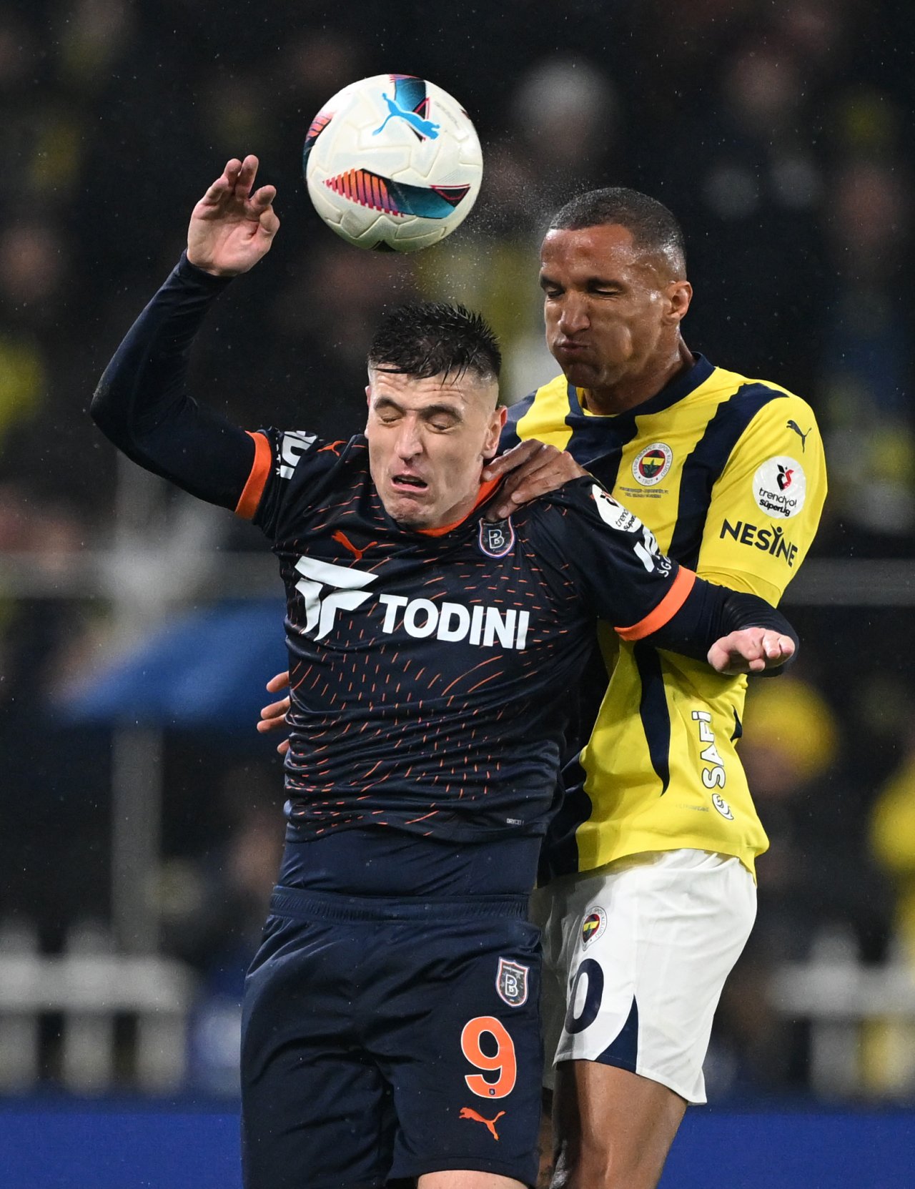 aa-20241215-36494240-36494232-fenerbahce-rams-basaksehir.jpg