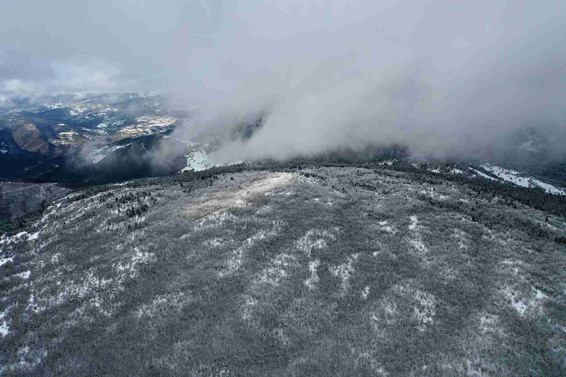 aa-20241216-36500609-36500596-beyaz-ortuyle-kaplanan-kure-daglari-dron-ile-goruntulendi-11zon.jpg