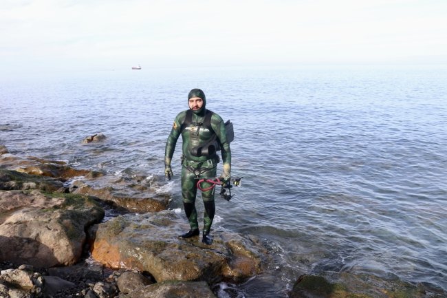 aa-20241218-36515545-36515542-acil-tip-teknisyeni-is-hayatinin-stresini-karadenizde-zipkinla-balik-avlayarak-atiyor.jpg