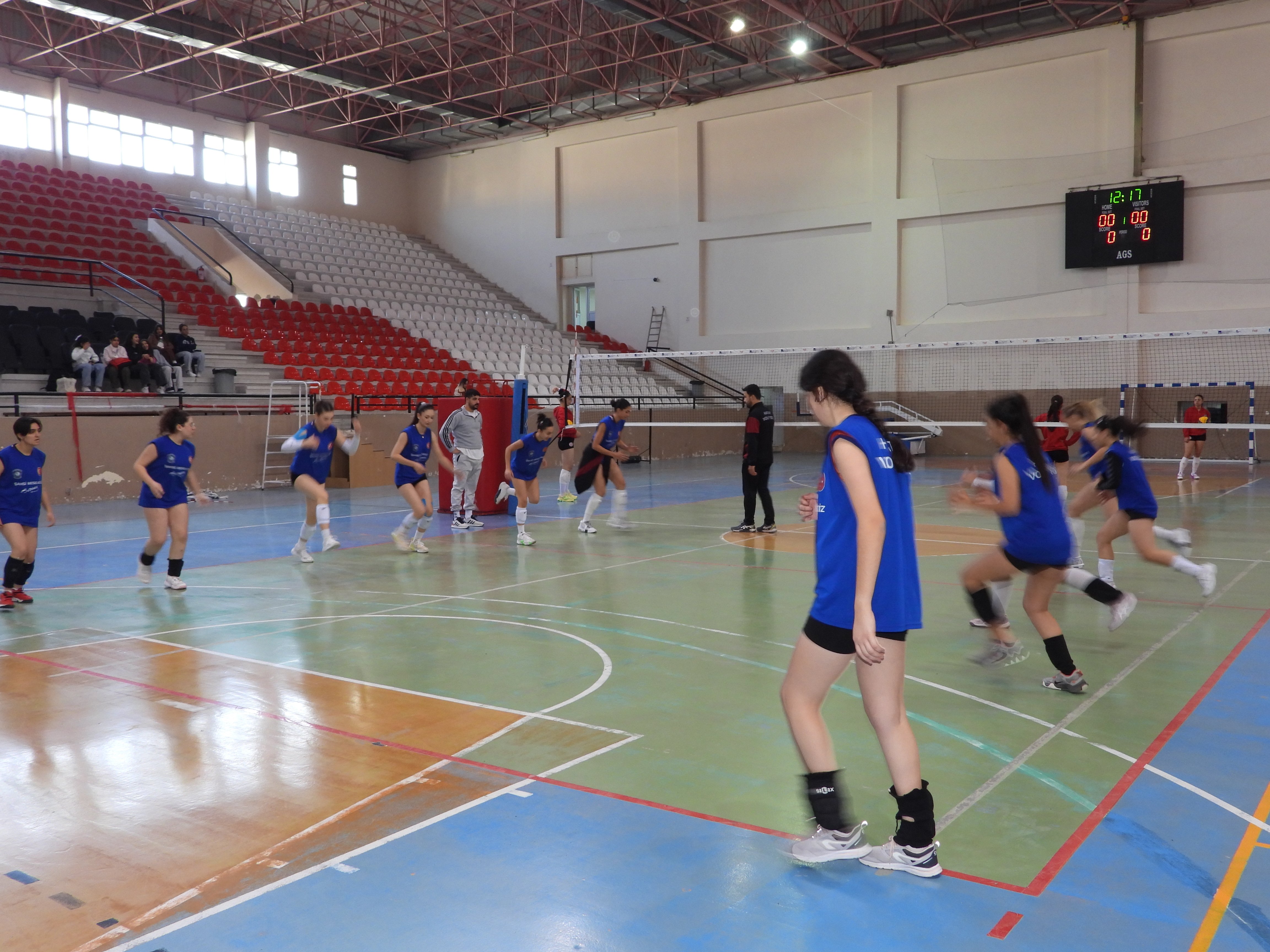 depremzede-voleybol-takimi-sampiyonluk-452392-133576.jpg