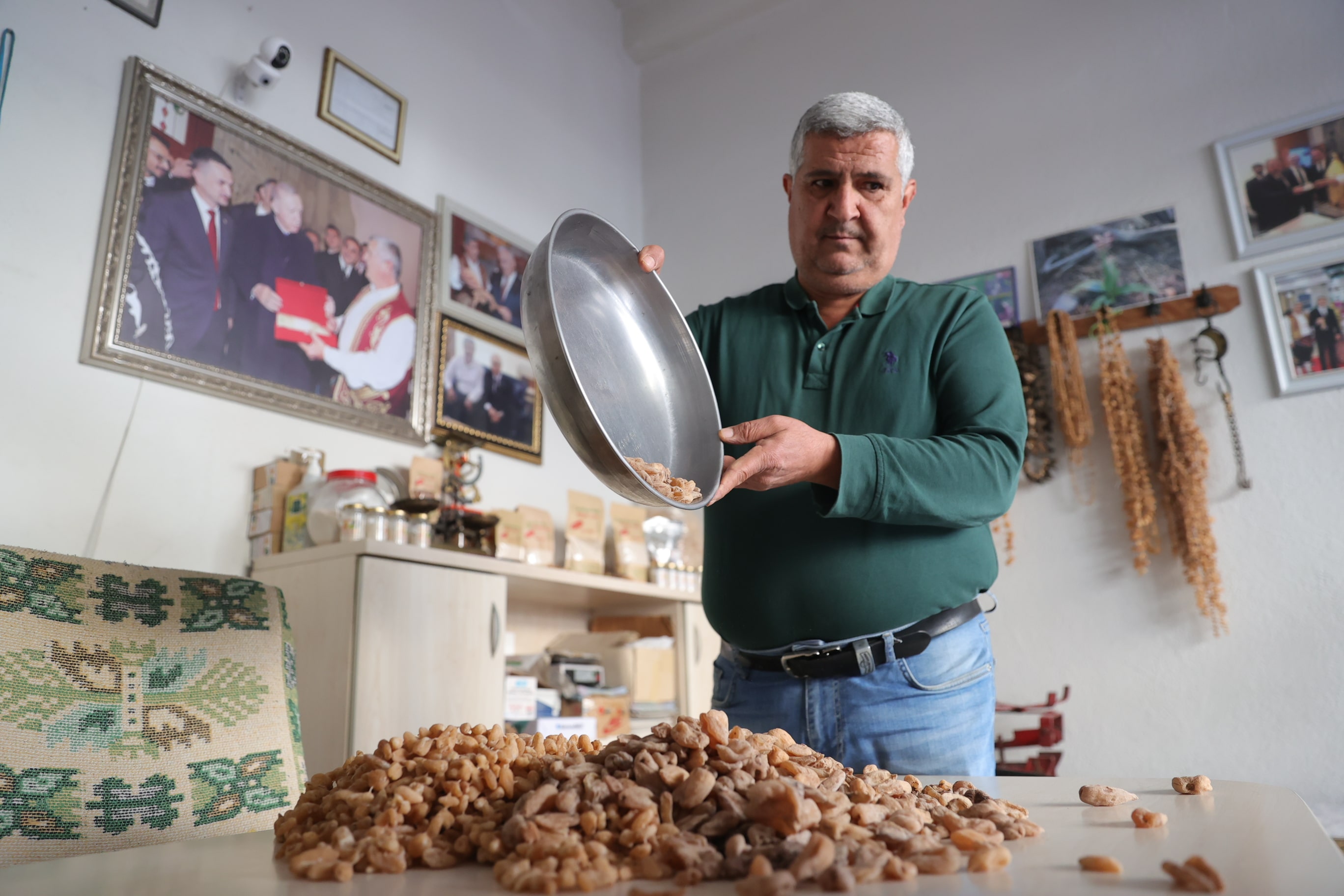 Torosların saklı hazinesi için siyasetçiler ve sanatçılar sıraya giriyor! Kilosu 6 bin lira