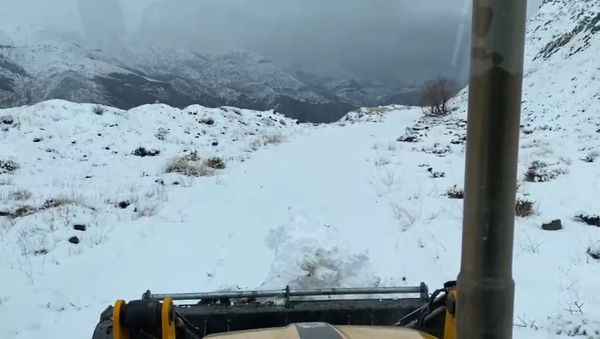 siirtte-kar-nedeniyle-yolu-kapanan-yol-492181-145634-1.jpg