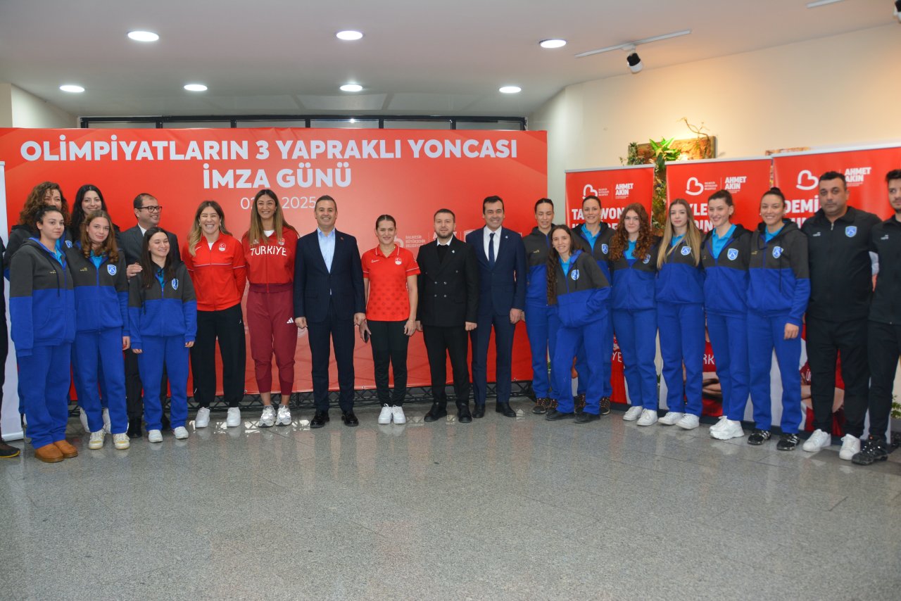 aa-20250102-36644312-36644309-balikesir-buyuksehir-belediyespor-milli-sporculari-kadrosuna-katti.jpg