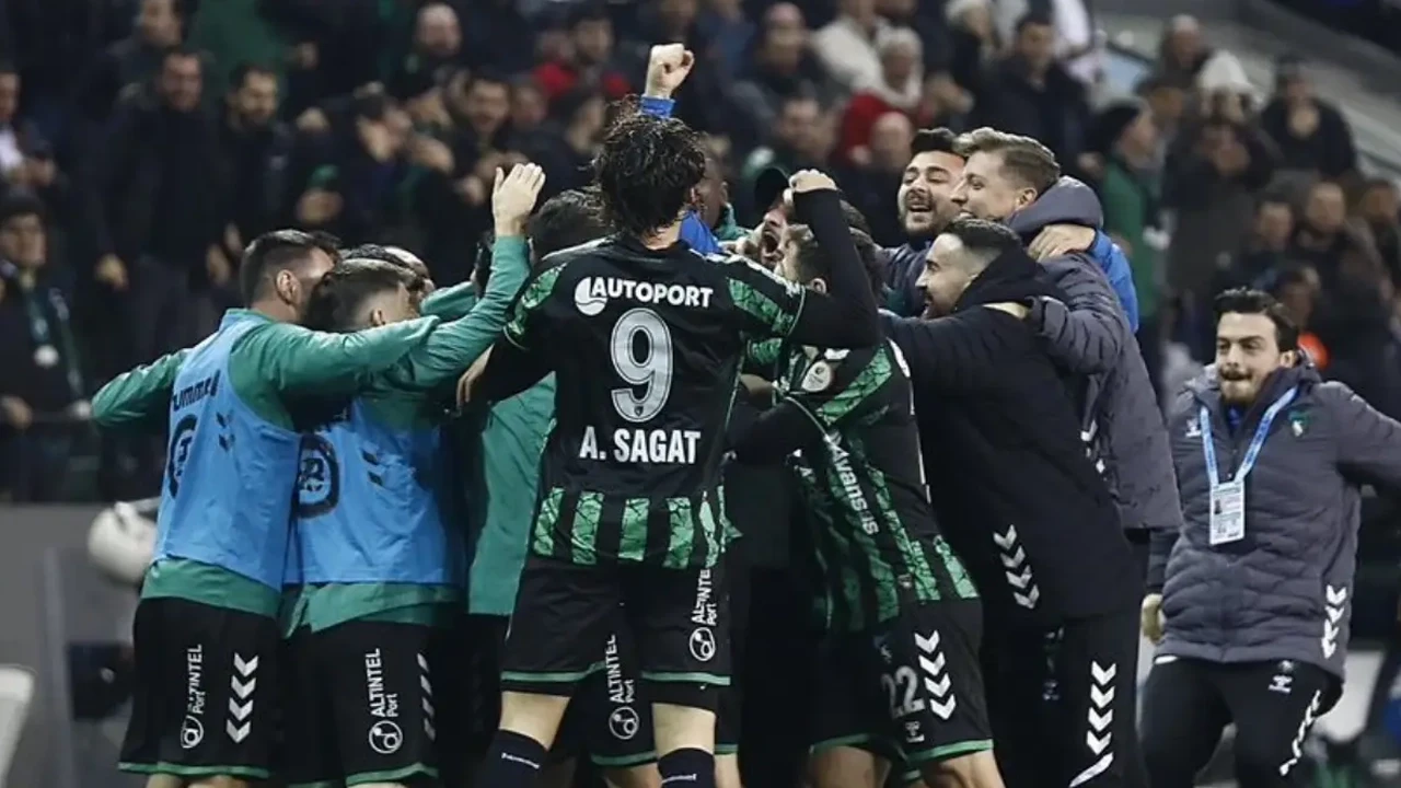 6524-kocaelispor-igdir-fk-karsisinda-3-0-galip-geldi.webp