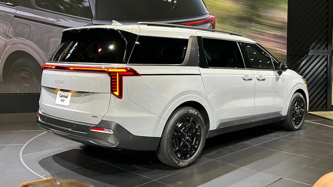 2025-kia-carnival-minivan-reveal-19.webp