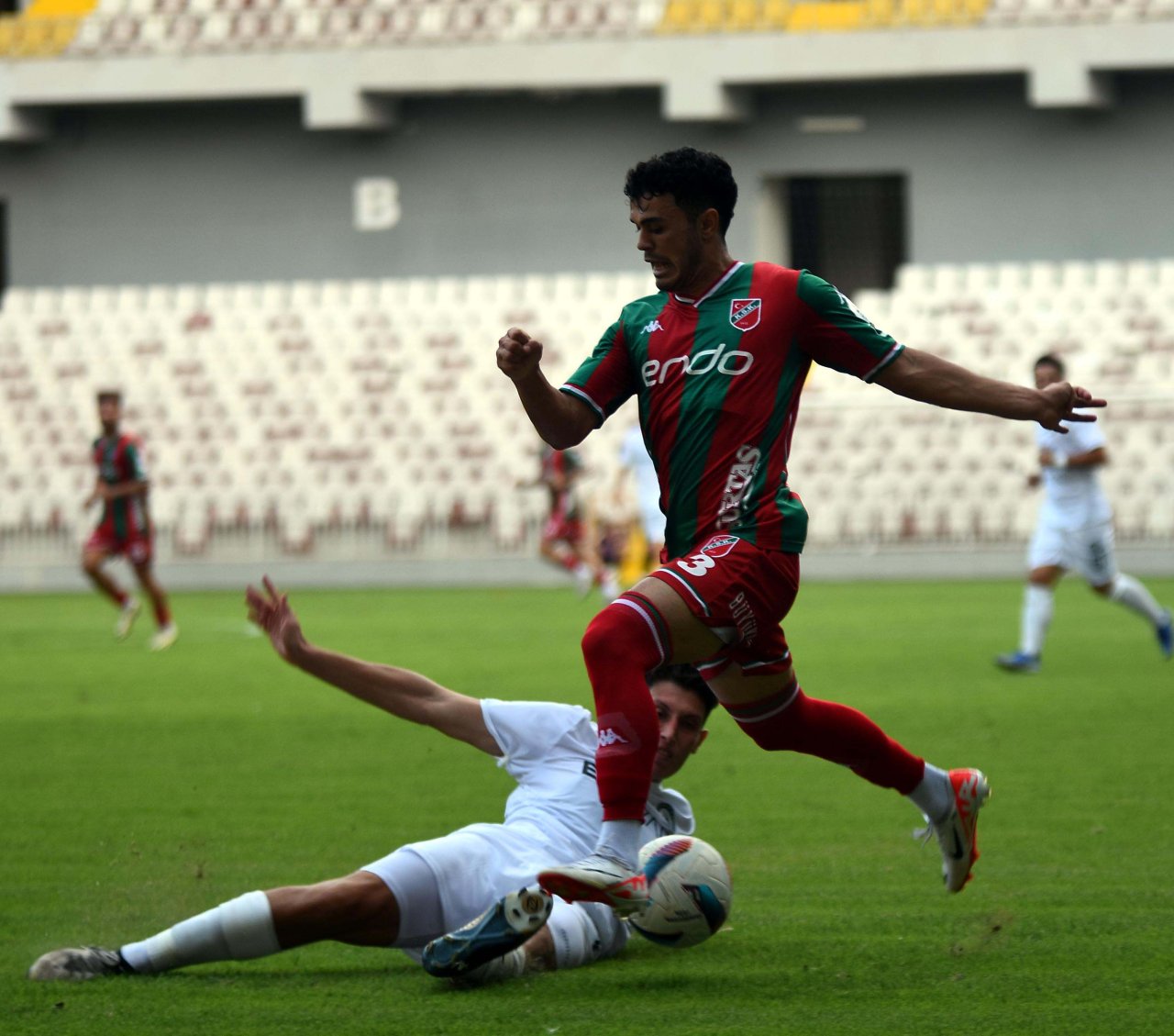 karsiyakali-ferdi-burgaza-trabzonspor-t-508060-150377.jpg