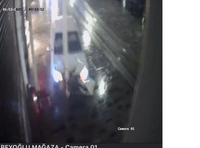 istanbul-istiklal-caddesindeki-kaza-k-513212-151893.jpg