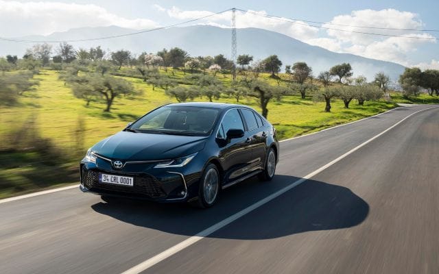 yeni-toyota-corolla-otogundem-4-1.jpg
