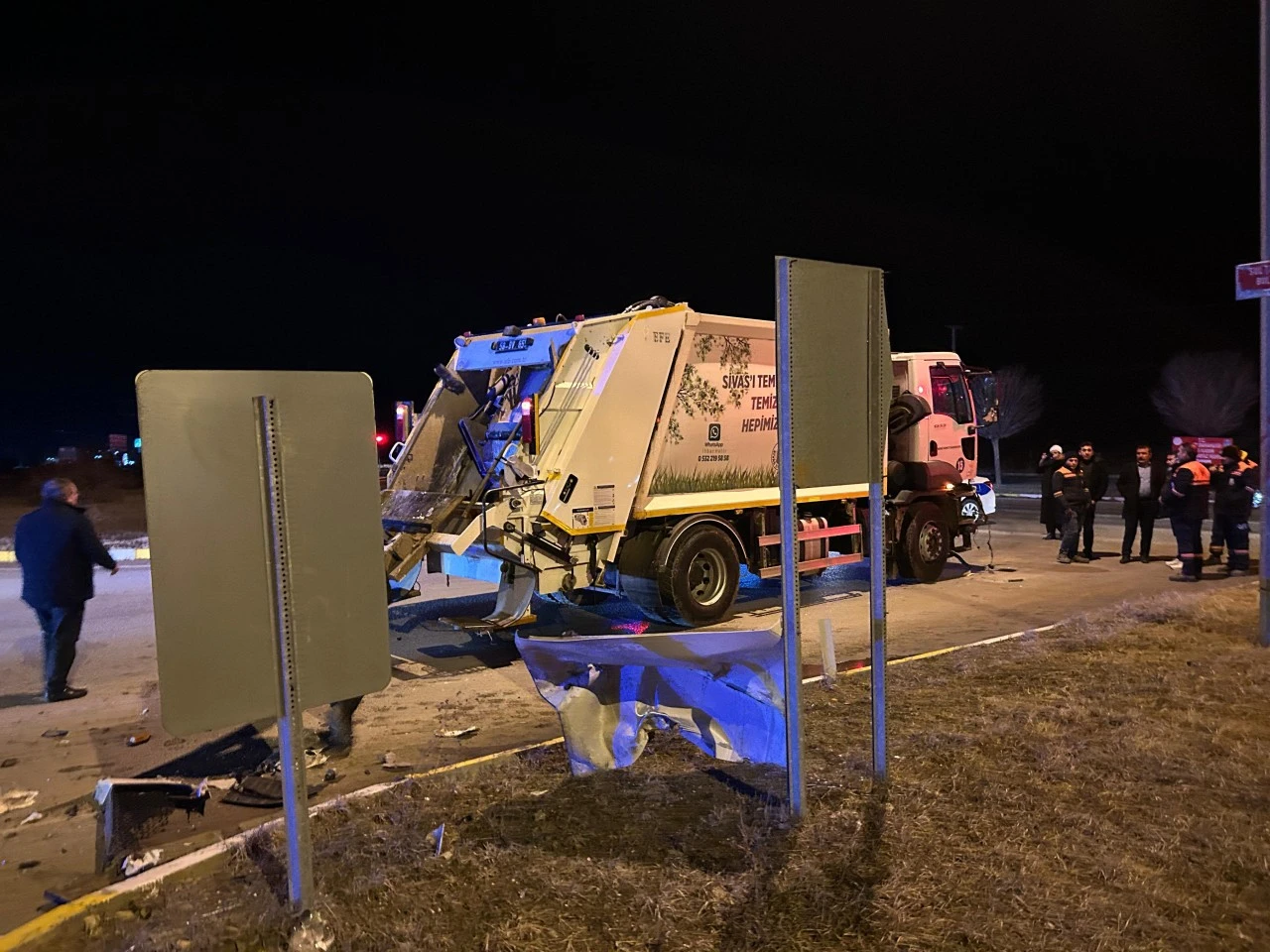 sivas-ta-faciadan-donuldu-4-yarali-876239.webp