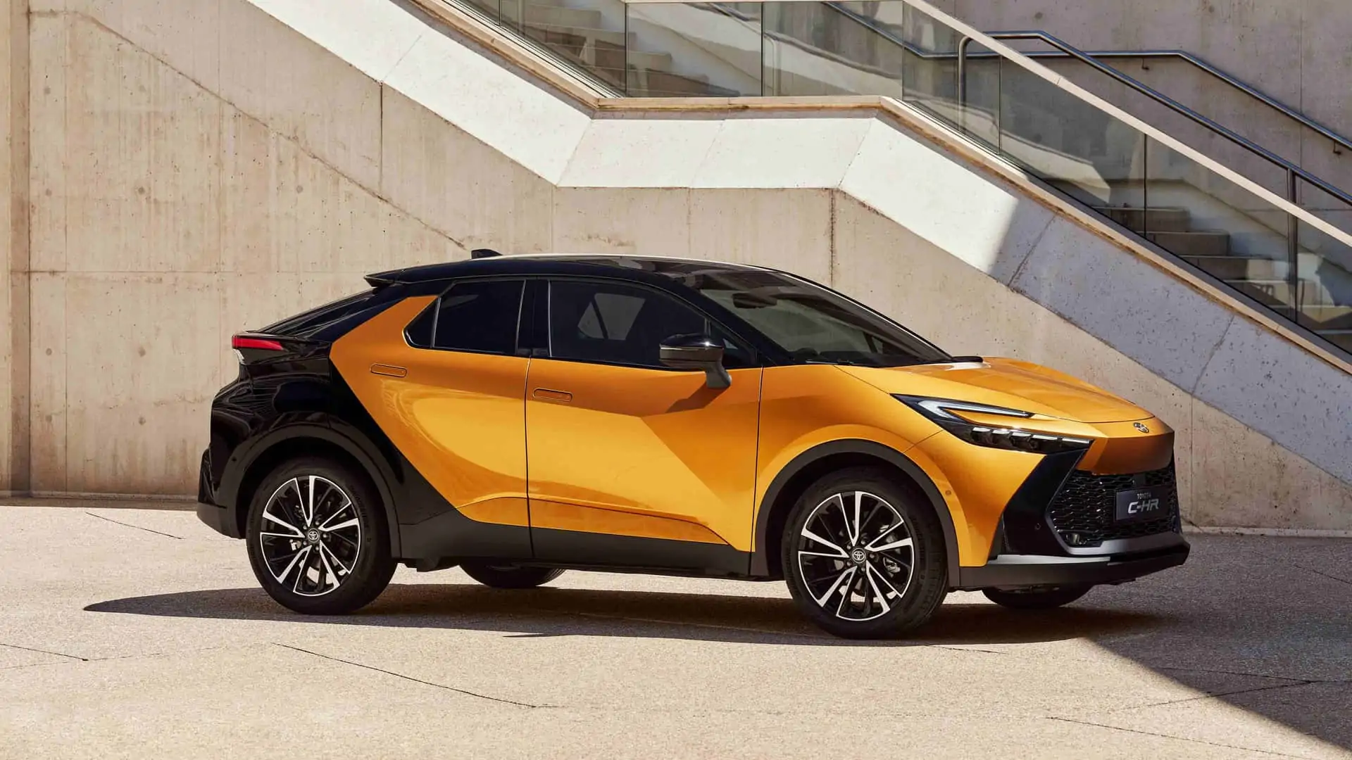 foto-toyota-c-hr-2023-immagini-photogallery.webp