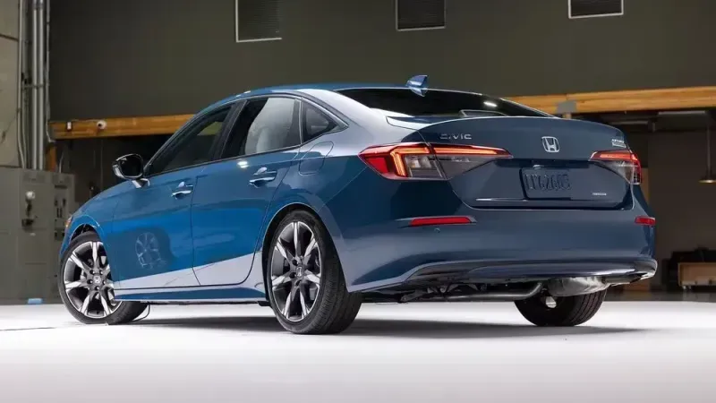 2025-honda-civic-hybrid-ilk-bakis-daha-sik-daha-ekonomik-ve-daha-sportif-mi-iste-fiyati-ve-ozellikleri-6.webp