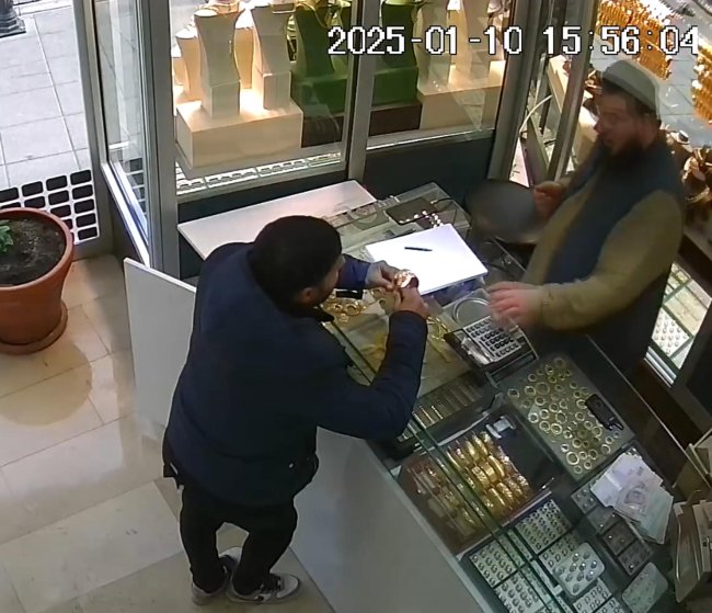 musteri-gibi-girdigi-kuyumcudan-2-bilezi-531201-157327.jpg