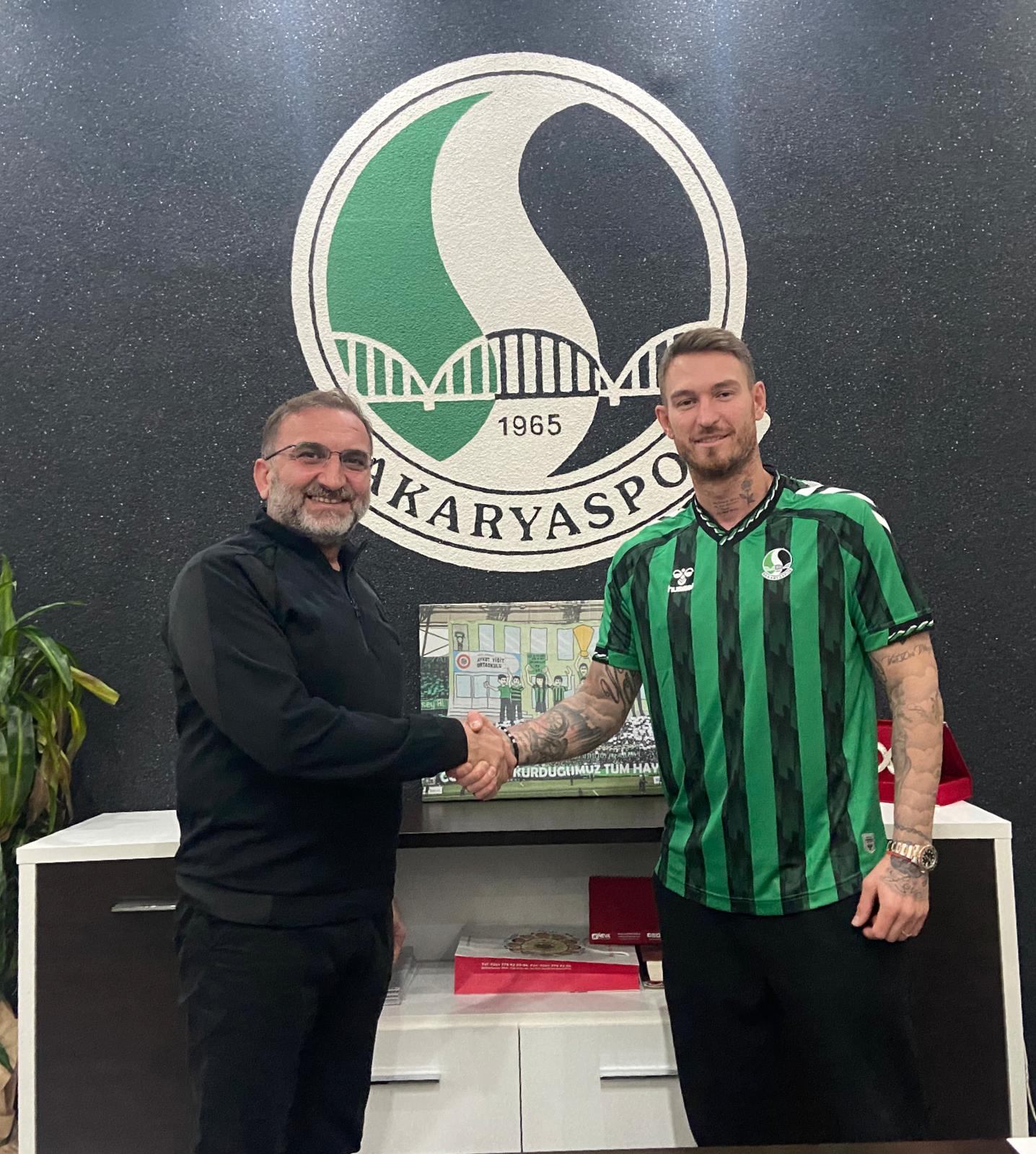 aa-20250131-36920555-36920554-sakaryaspor-forvet-omer-sismanoglunu-transfer-etti.jpg