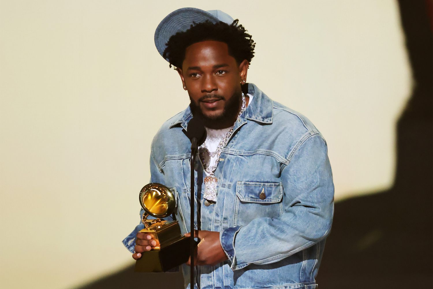 kendrick-lamar-2025-grammys-020225-3-d1c8d2aecd1a419d9be7cdf7492ab3bf.jpg