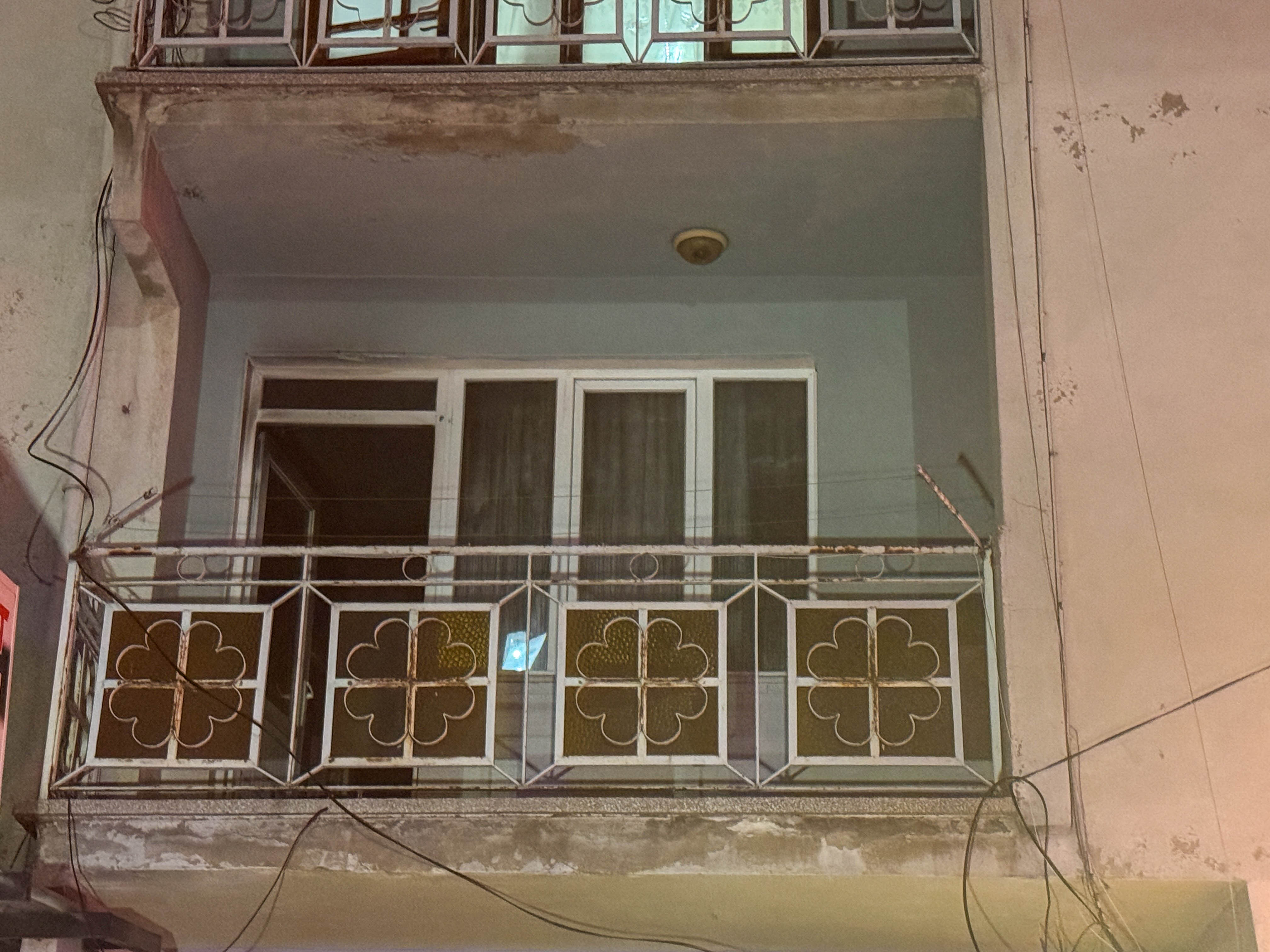 aa-20250208-36996709-36996703-usakta-bir-apartmanda-cikan-yanginda-2-kisi-dumandan-etkilendi.jpg