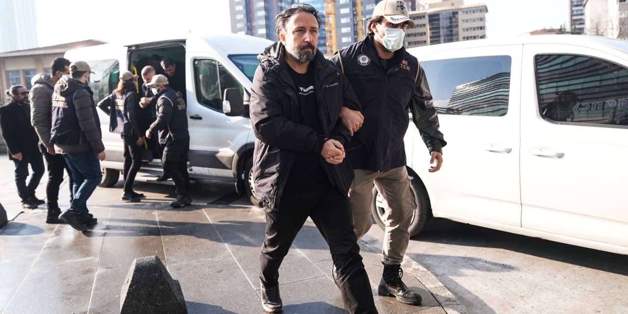 aa-20250213-37038057-37038050-pkkkck-operasyonunda-gozaltina-alinan-belediye-baskan-yardimcilari-ve-meclis-uyeleri-adliyede.jpg