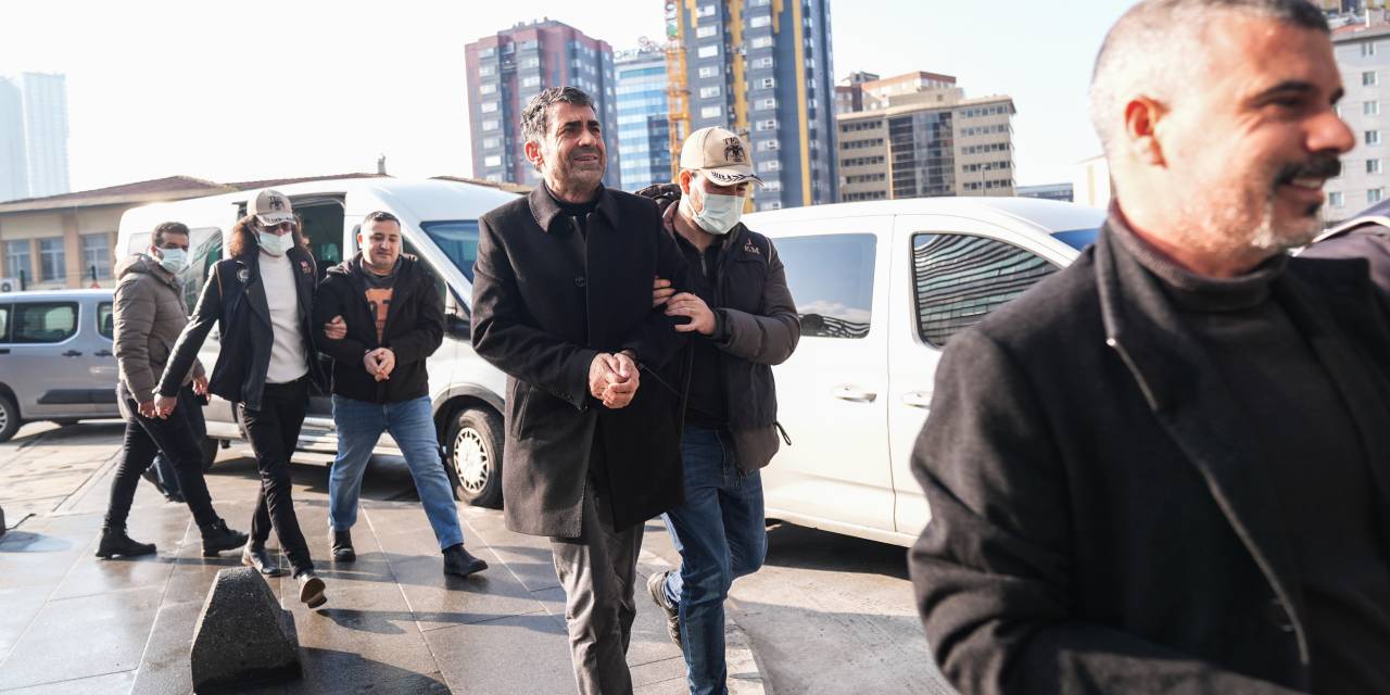 aa-20250213-37038057-37038051-pkkkck-operasyonunda-gozaltina-alinan-belediye-baskan-yardimcilari-ve-meclis-uyeleri-adliyede.jpg