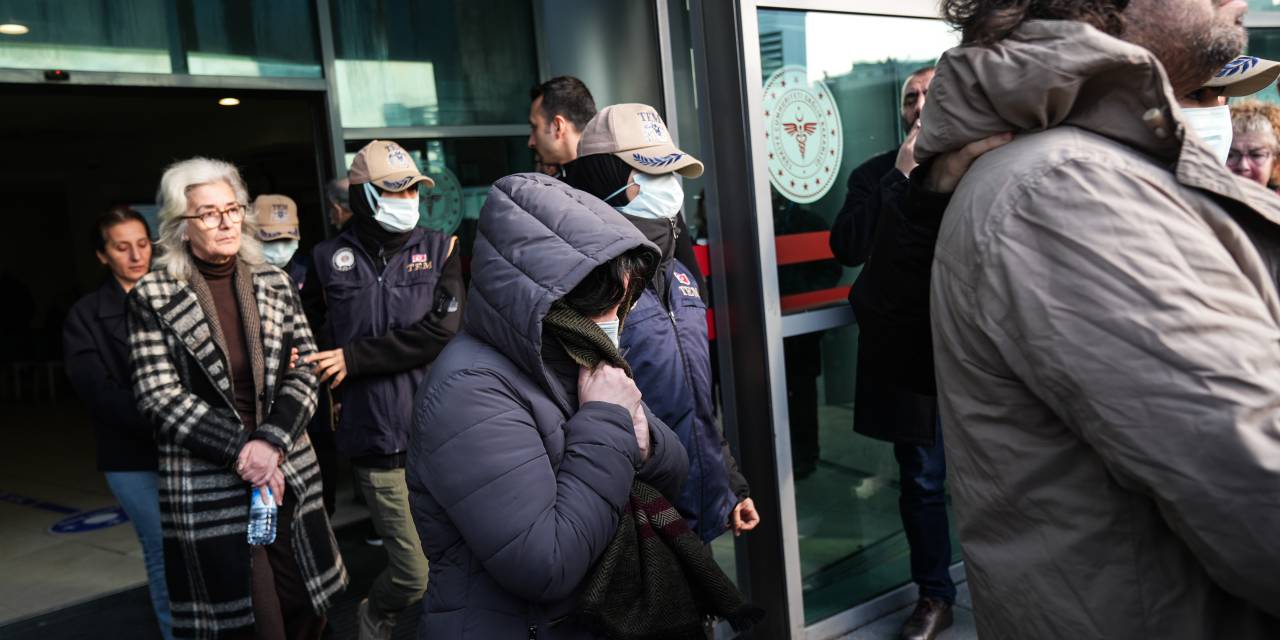aa-20250213-37038057-37038054-pkkkck-operasyonunda-gozaltina-alinan-belediye-baskan-yardimcilari-ve-meclis-uyeleri-adliyede.jpg