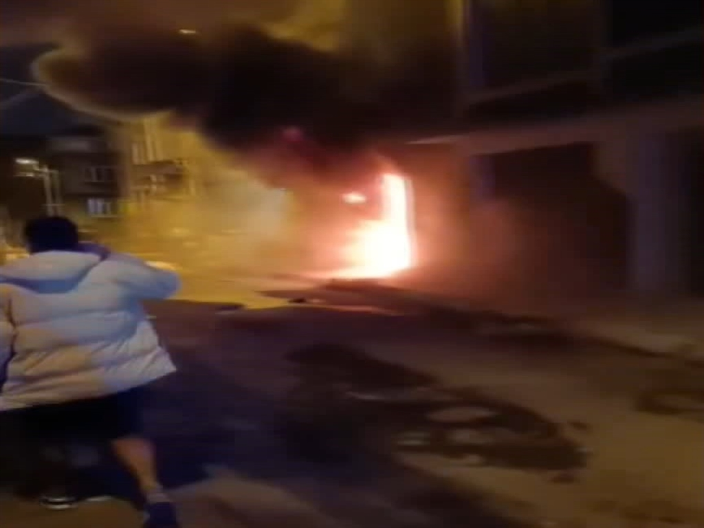 Beyoğlu’nda yangın paniği: Bina sakinleri kendi çabalarıyla kurtuldu