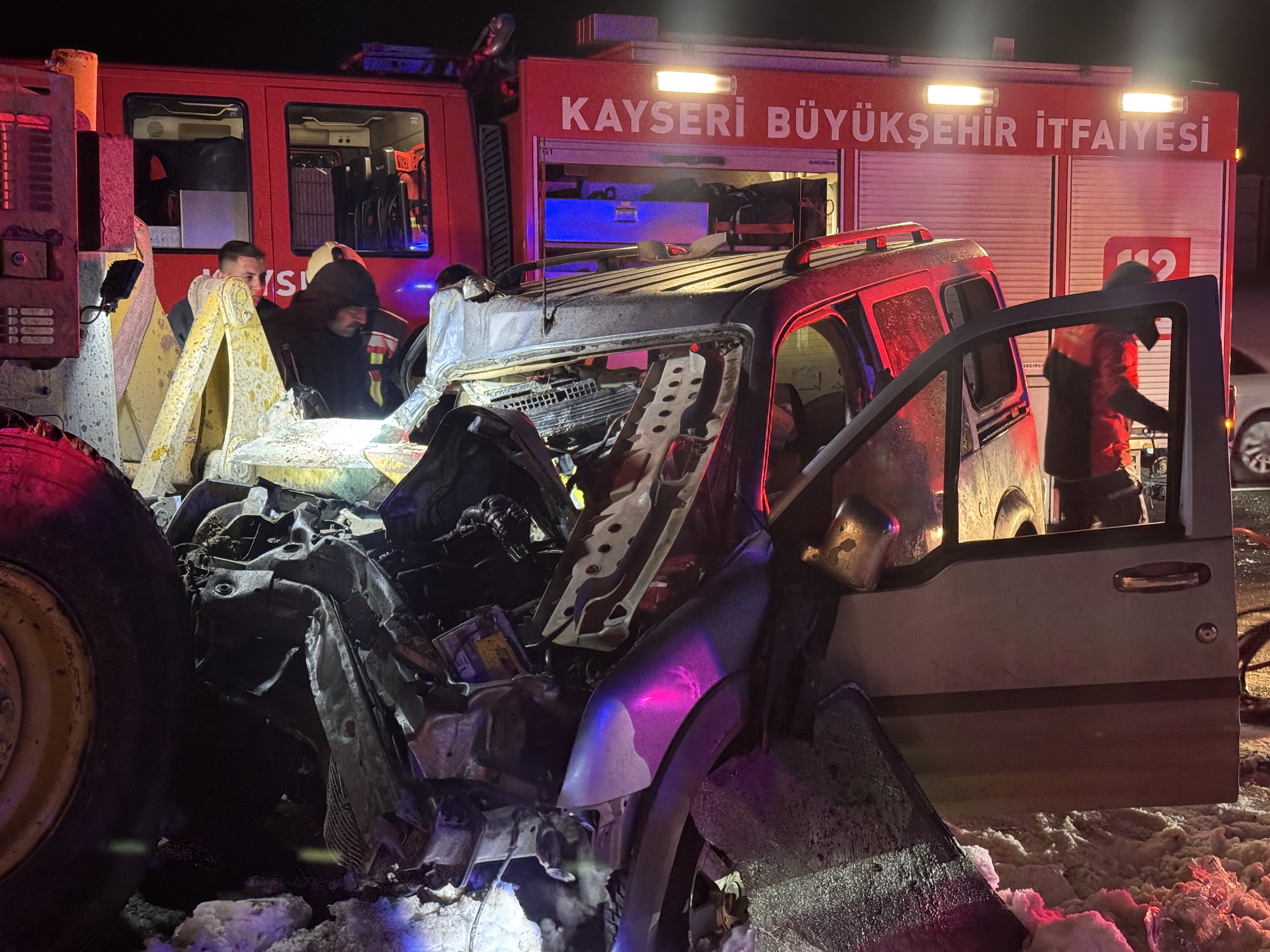 aa-20250214-37058556-37058552-kayseride-trafik-kazasinda-2-kisi-agir-yaralandi.jpg