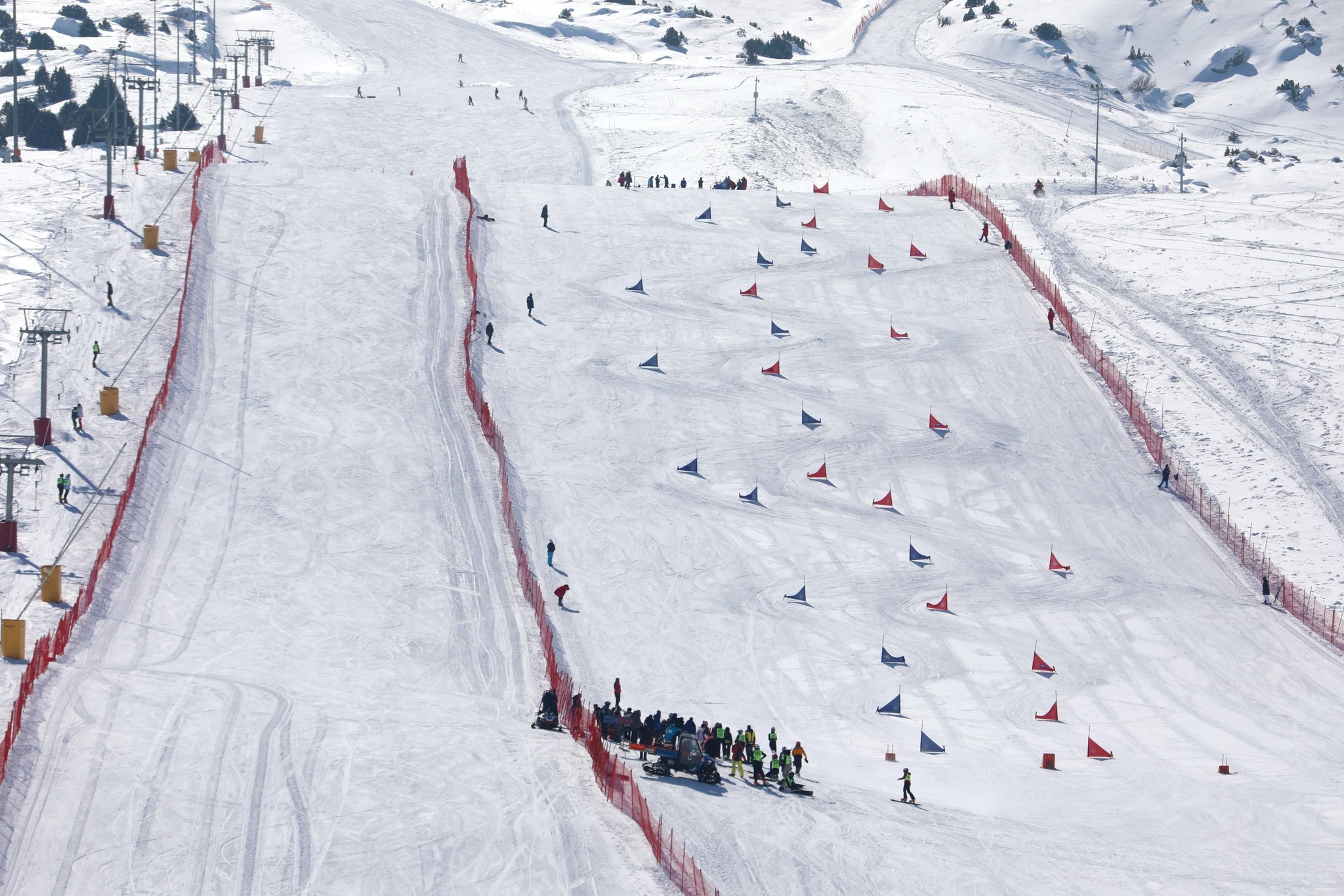 aa-20250215-37064796-37064792-erzincan-ergan-daginda-snowboard-2-etap-kutlu-dumlu-yarislari-basladi.jpg