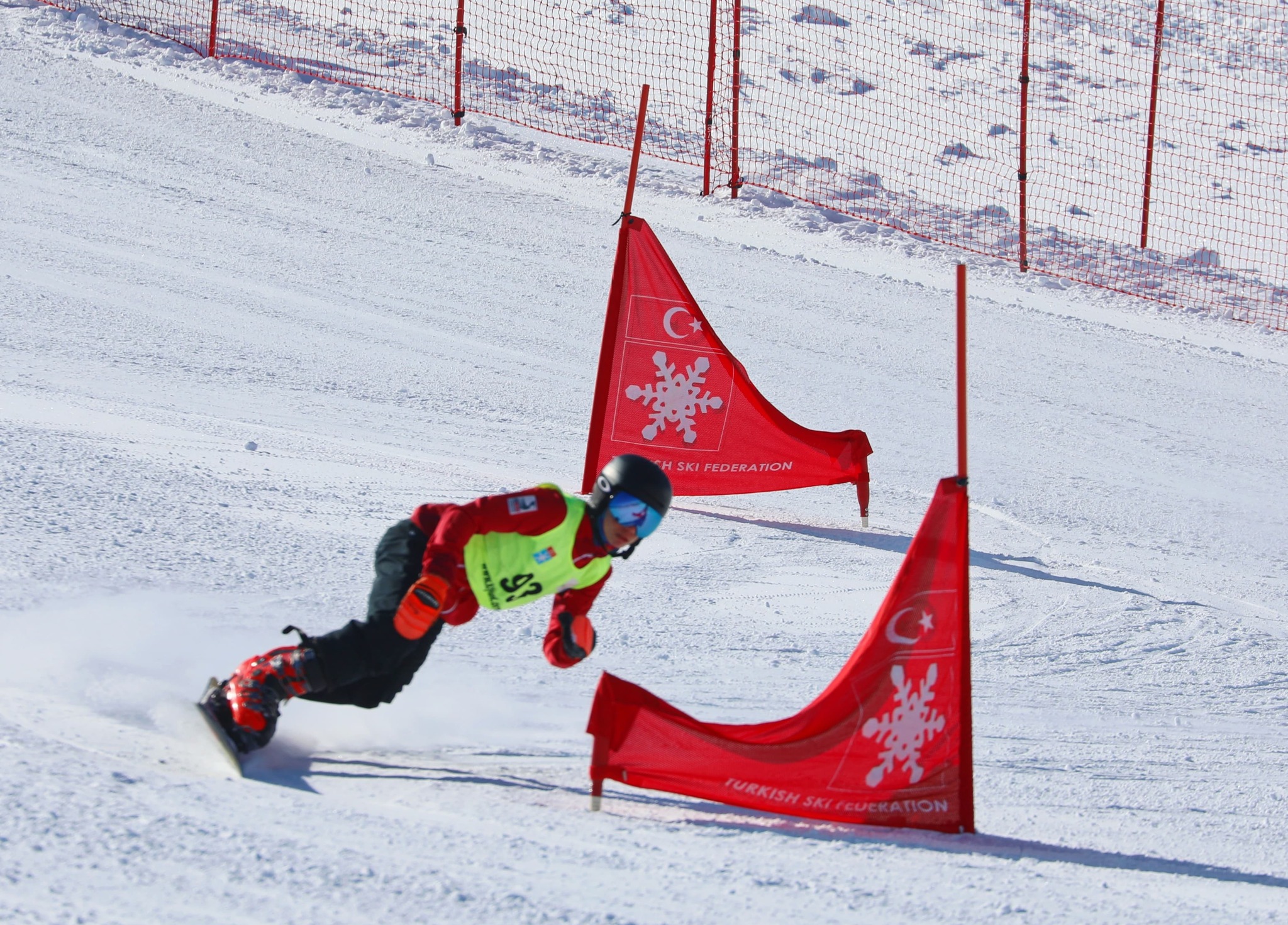 aa-20250215-37064796-37064793-erzincan-ergan-daginda-snowboard-2-etap-kutlu-dumlu-yarislari-basladi.jpg
