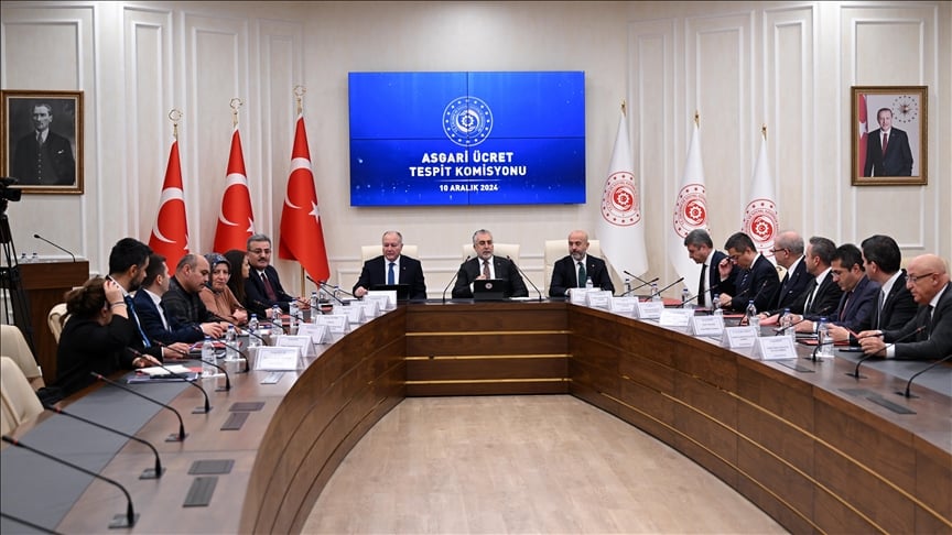 asgari-ucreti-55-gun-sonra-masaya-yatirdi-gecim-sikintisini-maaslarin-disinda-her-yerde-aradi-2.jpg