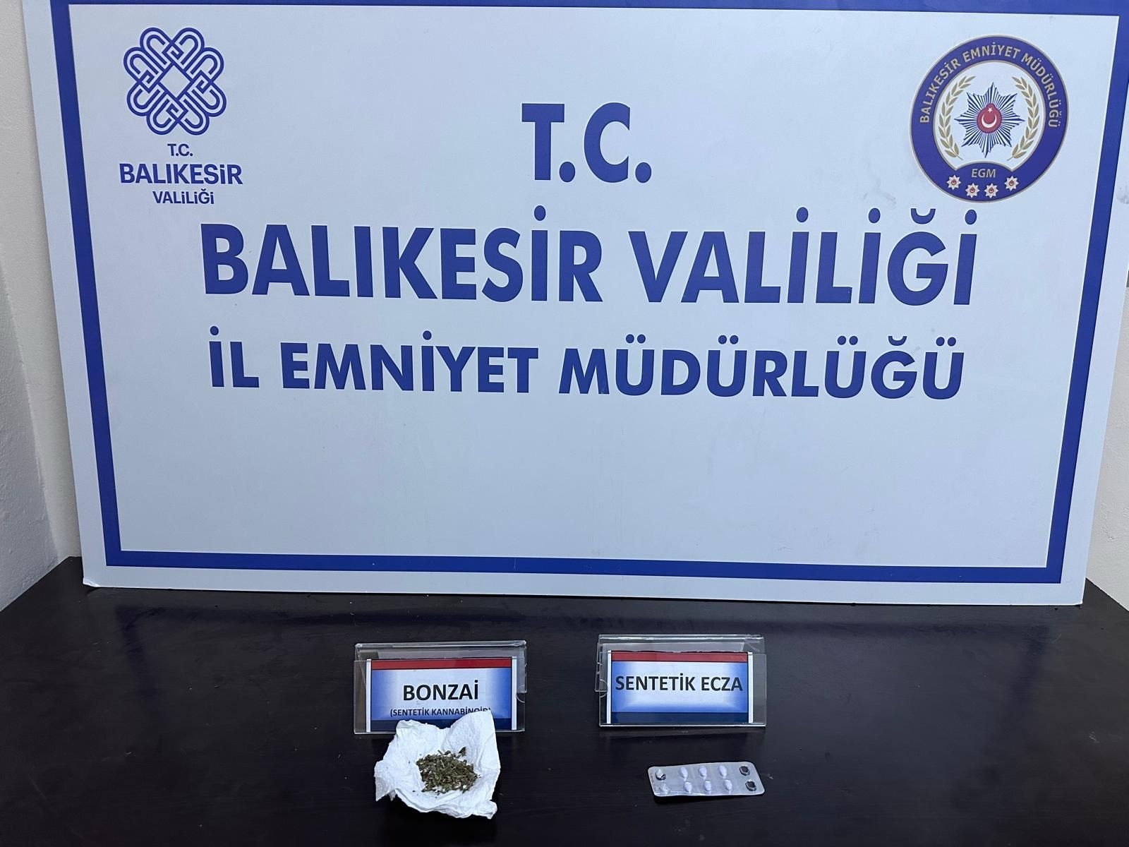 caldigi-kamyonetle-kaza-yapip-baska-bir-579557-171556.jpg