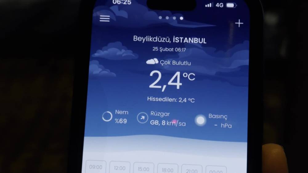 Vatandaşlar dondurucu soğukta ucuz et kuyruğuna girdi