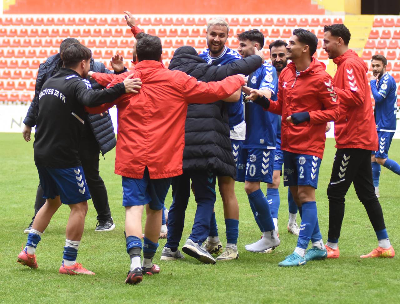 erciyes-38-fk-nigde-belediyesi-spor-3-591876-175127.jpg