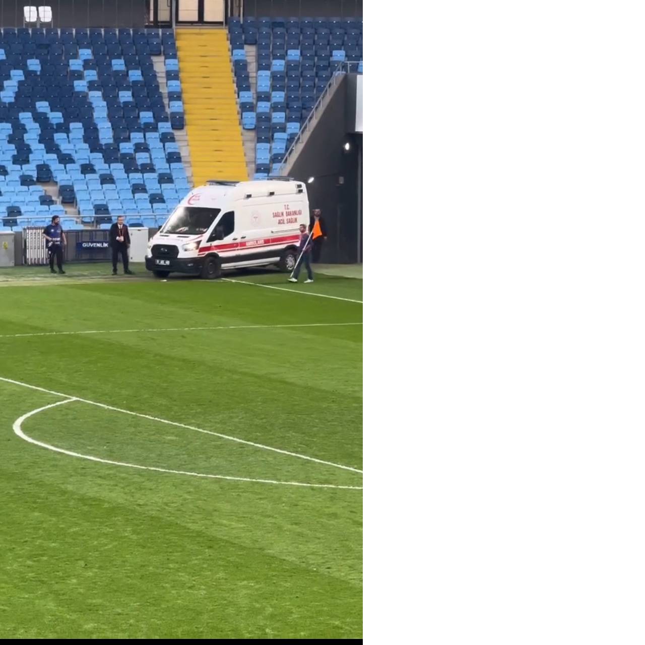 bayginlik-geciren-futbolcuya-sedyeyi-kul-603037-178410.jpg