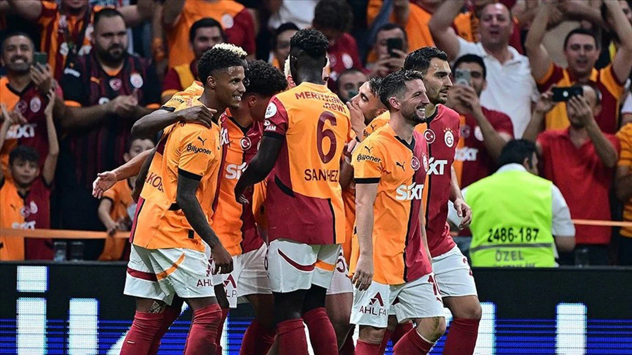 galatasaray-farkli-galibiyet-icin-sahada.webp