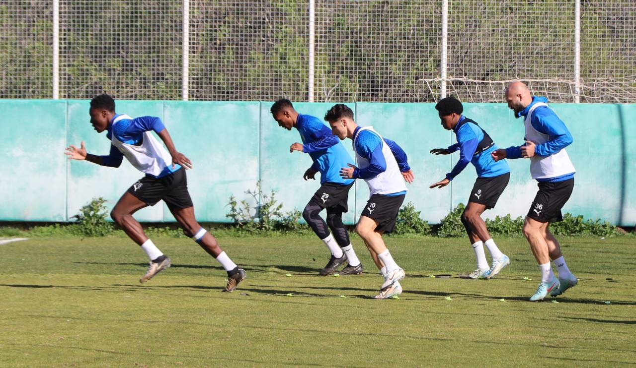 aa-20250312-37314963-37314957-bodrum-fk-caykur-rizespor-macinin-hazirliklarini-surdurdu-1.jpg