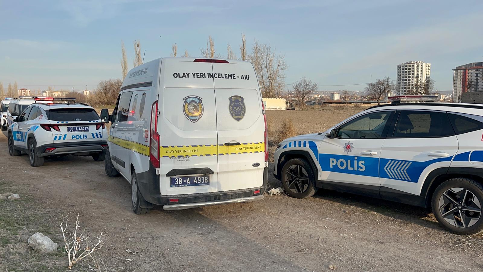 kayseride-bos-bir-arazide-1-kisi-olu-3-607621-179868.jpg
