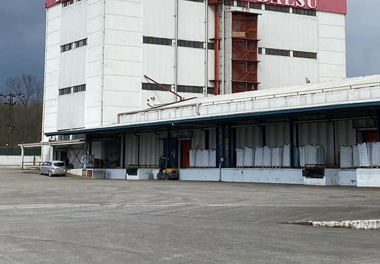 Hendek'te fabrika çatısından düşen işçi hayatını kaybetti