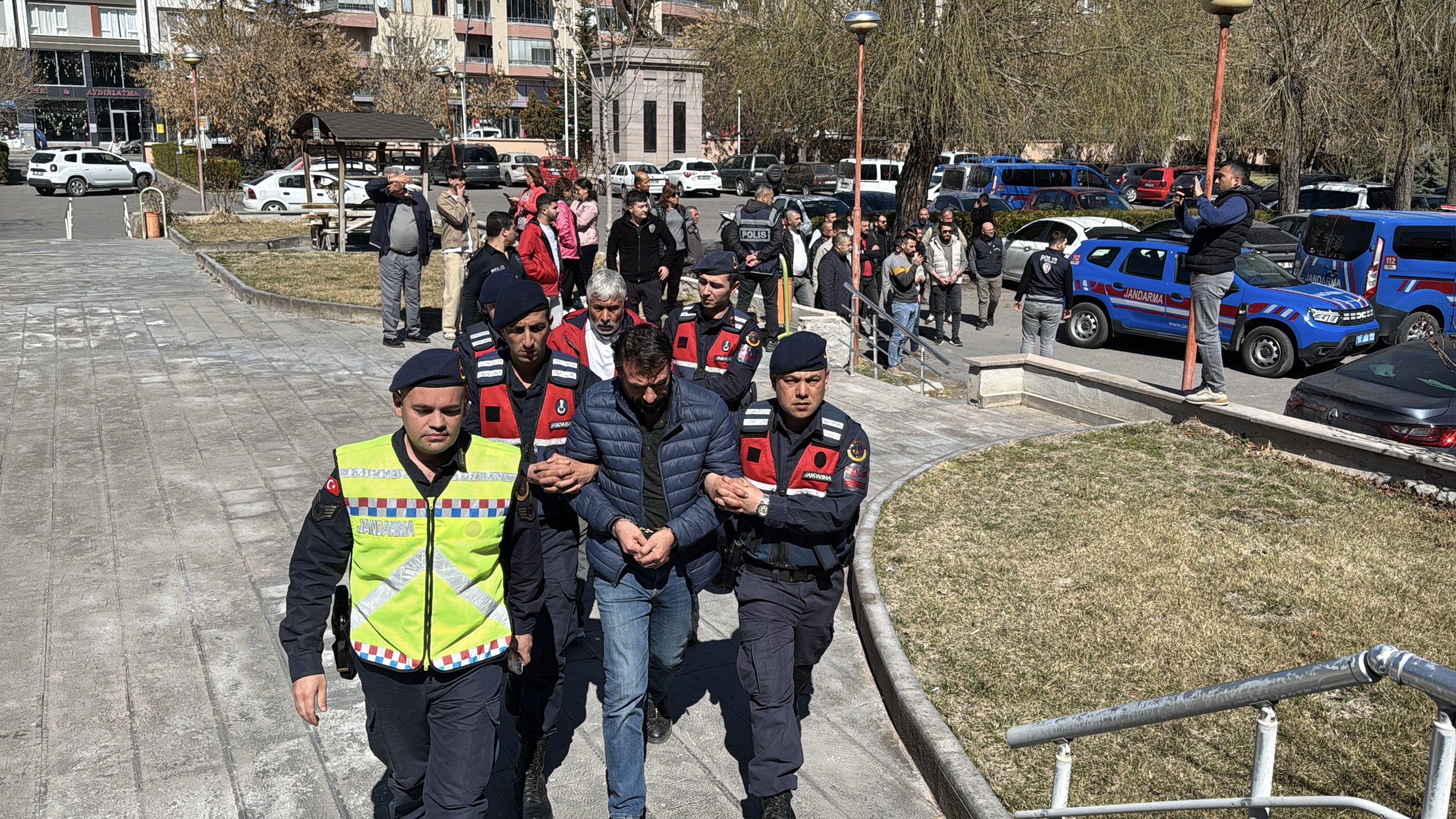 Niğde'de mumya satmaya çalışan şüpheliler