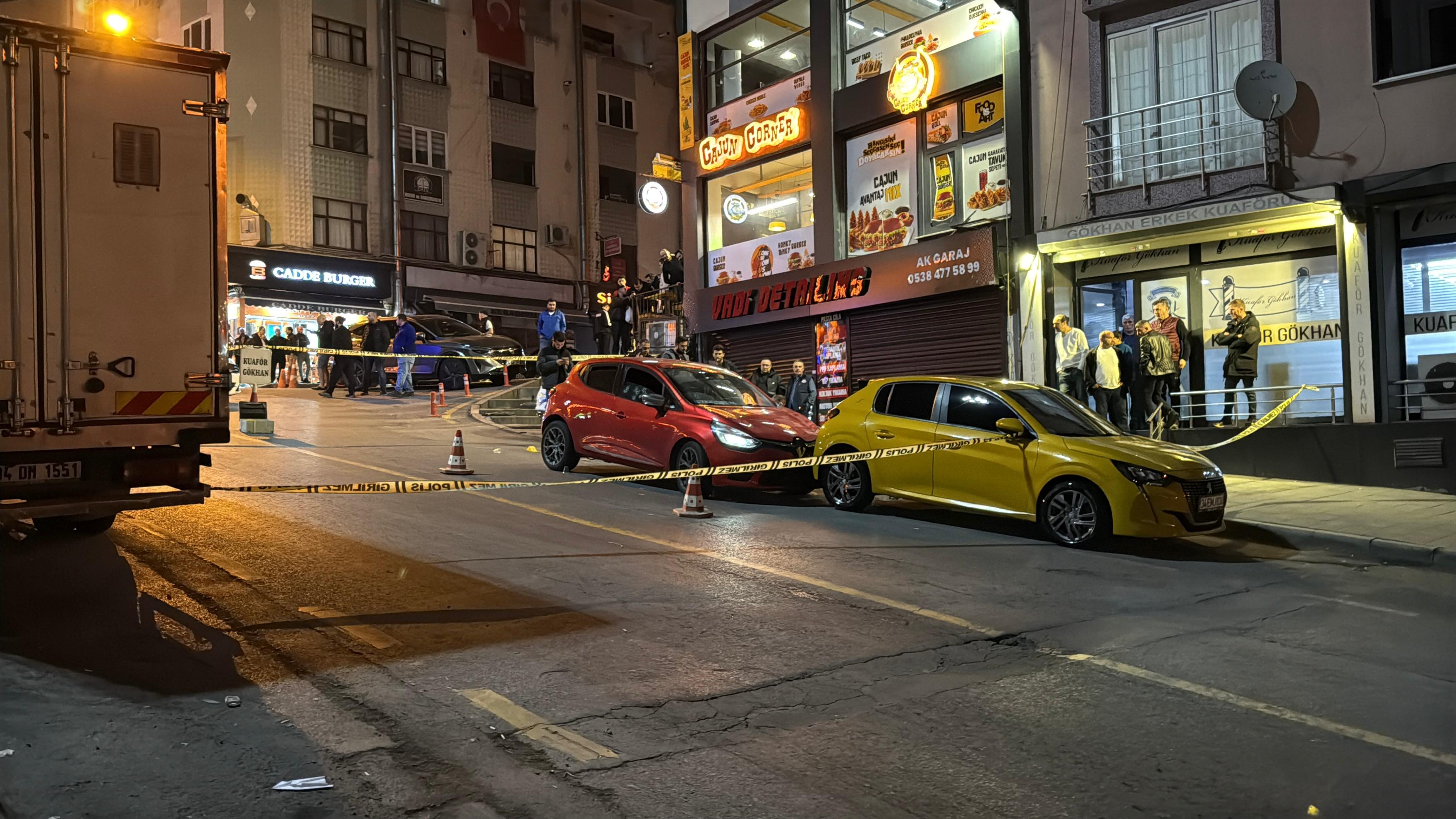 istanbul-kagithanede-otomatik-silahla-635545-188253.jpg
