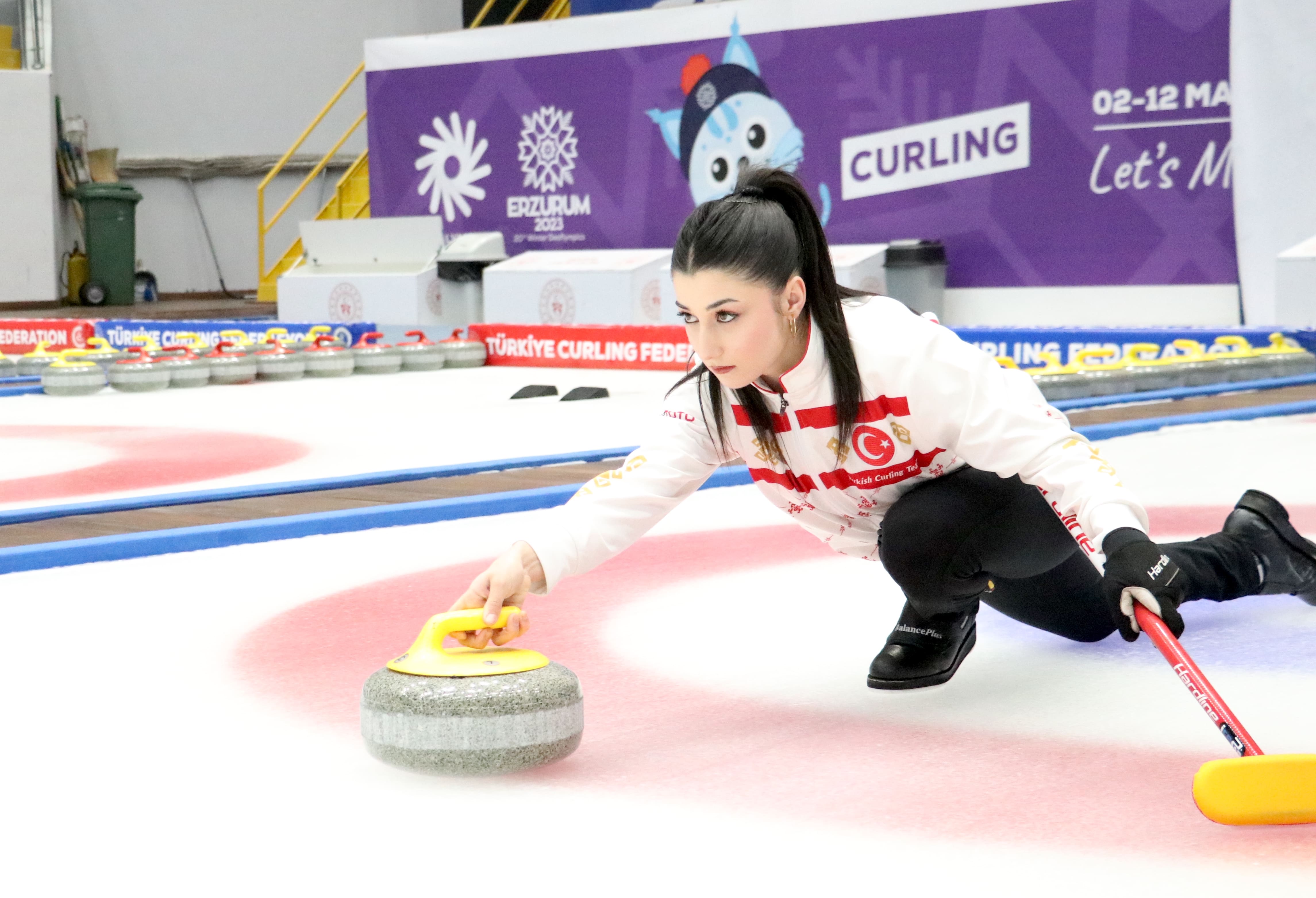 aa-20250401-37506940-37506921-genc-curling-milli-takimi-ilk-kez-duzenlenecek-dunya-sampiyonasina-hazirlaniyor-min.jpg